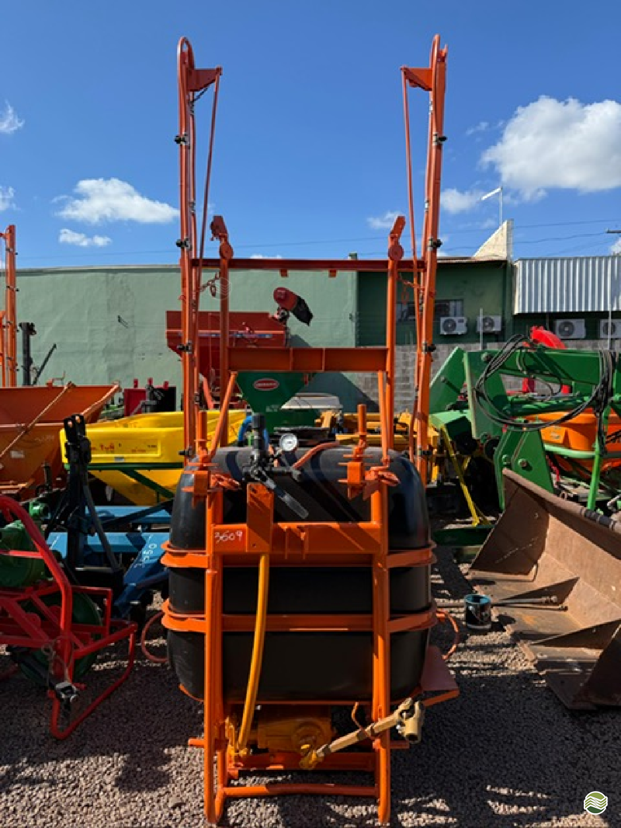 PULVERIZADOR JACTO CONDOR 600 M12 Acoplado Hidráulico Cotramaq Tratores GOIOERE PARANÁ PR